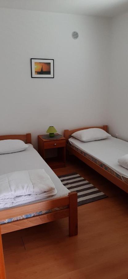 Villa Dobra Family Apartments Vir Ngoại thất bức ảnh