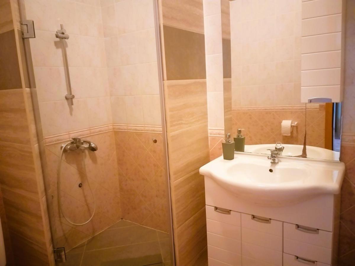 Villa Dobra Family Apartments Vir Ngoại thất bức ảnh